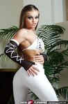 Rita Faltoyano παίρνει πουλί στο μουνί της