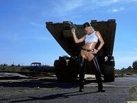 Silvia Saint το κορίτσι στρατιώτης