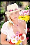 Silvia Saint το κορίτσι των λουλουδιών