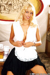 Anita Blond αυνανισμό στο μοναστήρι