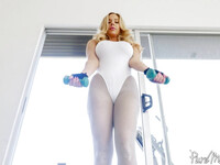 Olivia Austin η αθλητική σέξι milf