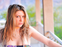Η Callie Lavalley επιδεικνύει το σώμα της