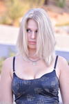 Lacey Johnson η ξανθιά γκόμενα με τα μεγάλα βυζιά