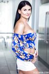 Μαύρα μαλλιά ώριμα Sienna Rae βαθιά σκατά και γεμάτη