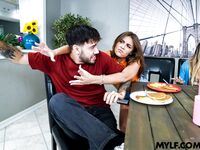 Η Βίβιαν Ντεσίλβα και η Σελίνα Μπεντζ κάνουν σκληρό σεξ στο πάτωμα