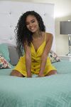 Καυτό μαύρο και άσπρο τρίο με Alena Croft και Scarlit Scandal σέξι γαμήσι