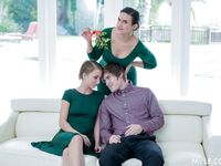 Είναι ένα καταπληκτικό τρίο σκατά με Macy Meadows και Penny Barber