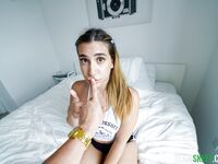 Rosszcsont iskoláslány lexi grey povban keményen megbaszva