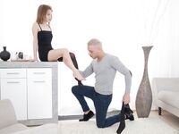 Στασιά σι κοριτσάκι βαθιά γαμημένο μετά από πίπα
