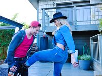 Brandi Love - Μια καουμπόισσα