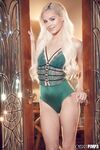 Elsa Jean - Γεμιστή έφηβη bige