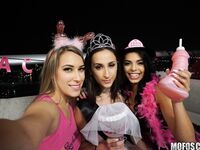 Ashley Adams και Gina Valentina που γαμιούνται μαζί