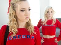 Η Piper Perri και η Bailey Brooke είναι οι γάτες του σχολείου