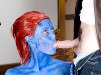 Η Nicole Aniston είναι ο ήρωας δράσης των xmen