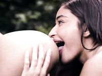 Το λεσβιακό σεξ ταμπού της Emily Willis και της Gianna Dior