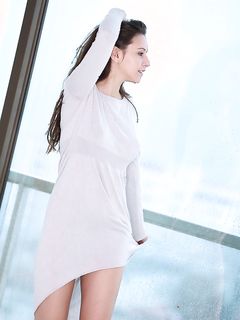 Alisa Amore - Ξυρισμένο κορίτσι από την Ουγγαρία