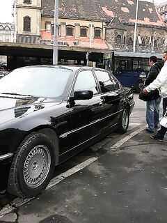 Το μουνί της Kathia Nobili γαμιέται από δύο άντρες