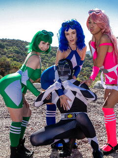 Cosplayes babes πατήσαμε