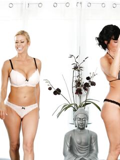 Η Veronica Avluv και η Alexis Fawx είναι οι kinky μασέρ