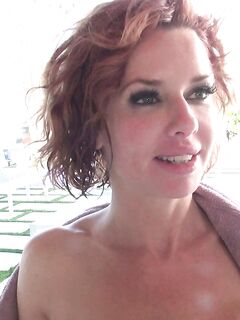 Veronica Avluv ρουφάει τον πούτσο του Rocco Siffredi