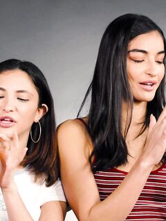 Licking Jane Wilde και Emily Willis
