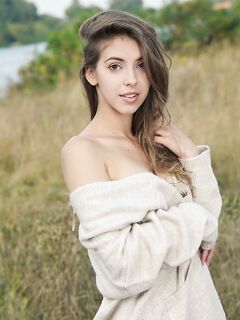 Avery - MetArt
